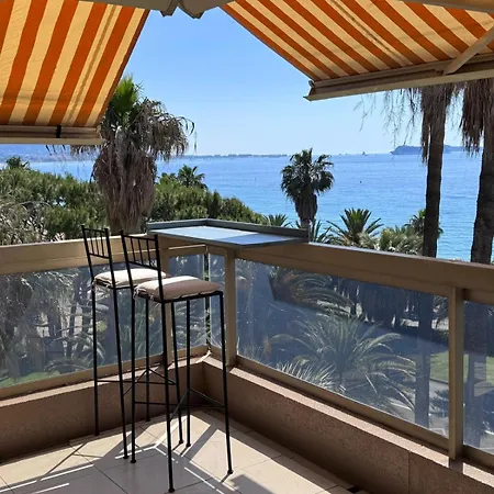 Cote D'azur, Vue & Pieds Dans L'eau